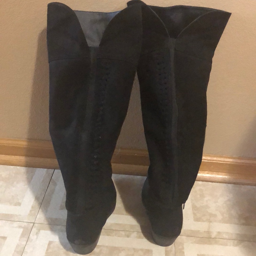Boots - Picture 2 of 3